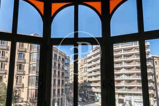 Apartment / Etagenwohnung in Barcelona, Provinz Barcelona