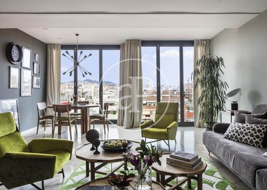 Apartment / Etagenwohnung in Barcelona, Provinz Barcelona