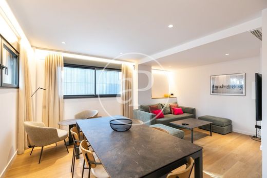Apartment / Etagenwohnung in Barcelona, Provinz Barcelona