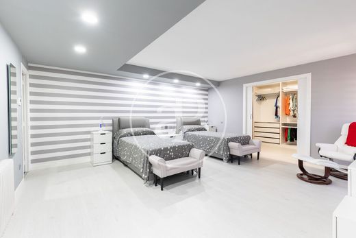 Villa en Cerdanyola del Vallès, Provincia de Barcelona