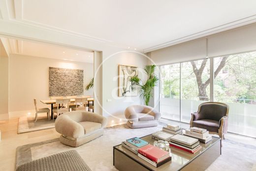 Apartment / Etagenwohnung in Madrid, Provinz Madrid