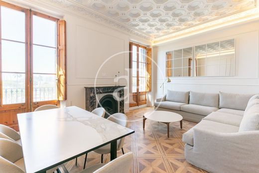 Apartment / Etagenwohnung in Barcelona, Provinz Barcelona