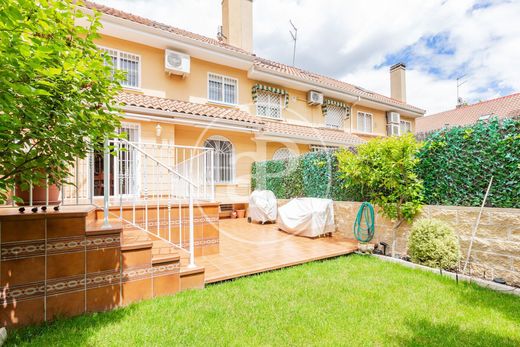 Villa in Ciudad Lineal, Province of Madrid