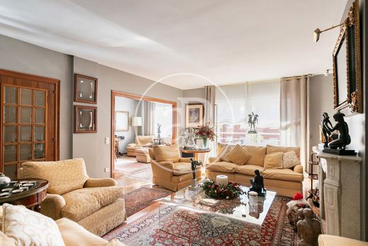 Apartment / Etagenwohnung in Barcelona, Provinz Barcelona