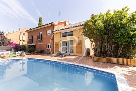 Villa Cerdanyola del Vallès, Província de Barcelona