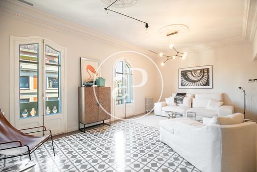 Apartment / Etagenwohnung in Barcelona, Provinz Barcelona