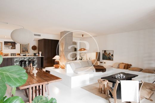 Apartment / Etagenwohnung in Barcelona, Provinz Barcelona