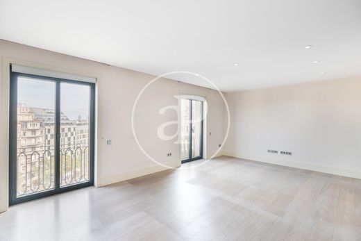 Apartment / Etagenwohnung in Barcelona, Provinz Barcelona