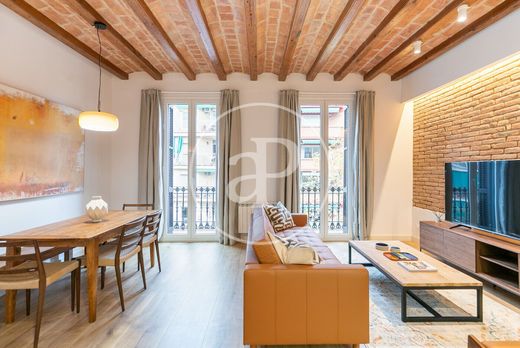 Apartment / Etagenwohnung in Barcelona, Provinz Barcelona