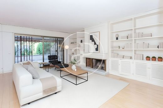 Villa in Aravaca, Province of Madrid