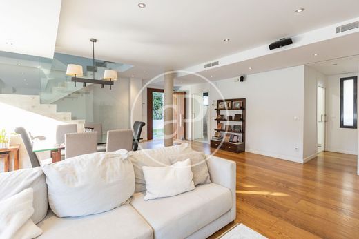 Villa Aravaca, Provincia de Madrid