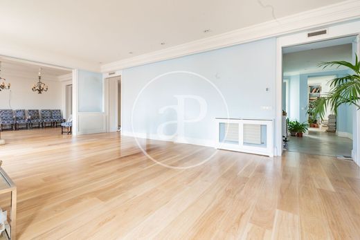 Apartment / Etagenwohnung in Madrid, Provinz Madrid