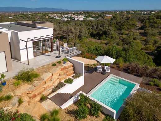 Lagoa, Distrito de Faroのマルチファミリーヴィラ