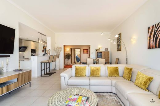 Apartment / Etagenwohnung in Lagoa, Distrito de Faro