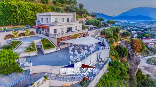 Villa a Sarno, Salerno