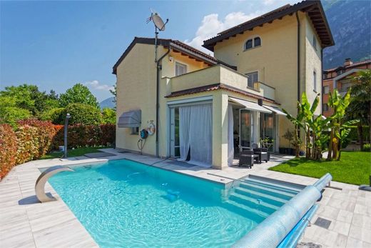 Villa a Riva San Vitale, Mendrisio District