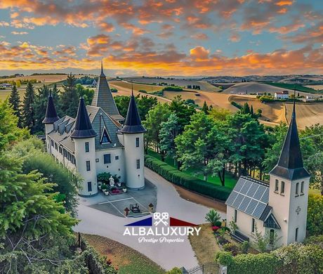 Castello a Poggio San Marcello, Ancona