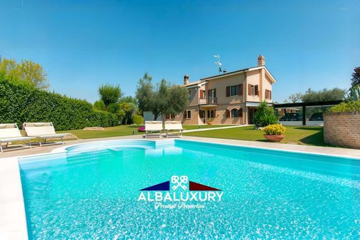 Villa en Sant'Elpidio a Mare, Province of Fermo