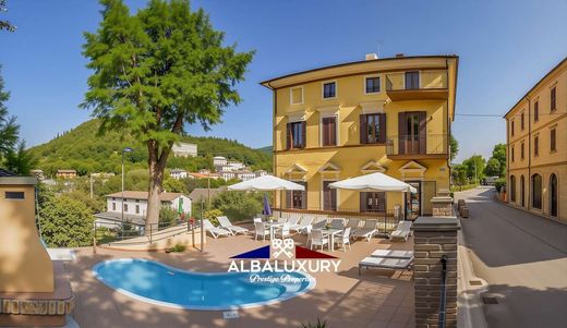 Villa en Sassoferrato, Provincia di Ancona