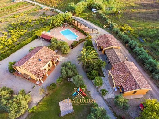 Villa in Olmedo, Provincia di Sassari