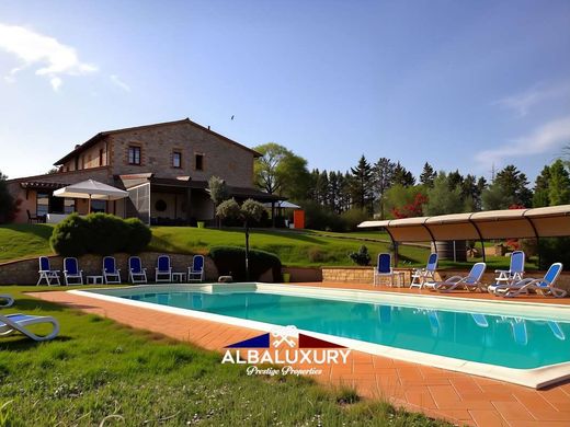 Villa a Montegabbione, Terni