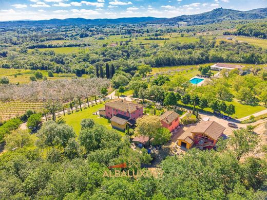 Villa in Montevarchi, Province of Arezzo