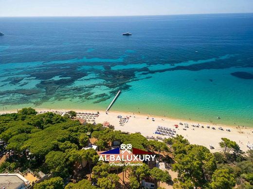 Villa in Cagliari, Provincia di Cagliari