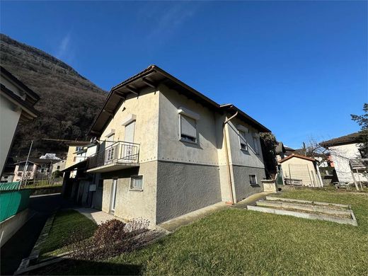 Casa de lujo en Gnosca, Bellinzona District