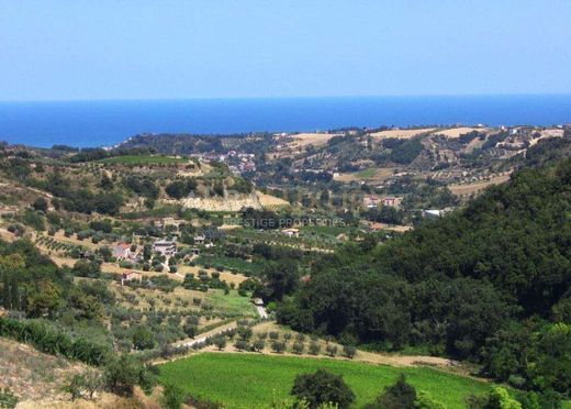 Villa a Ripatransone, Ascoli Piceno