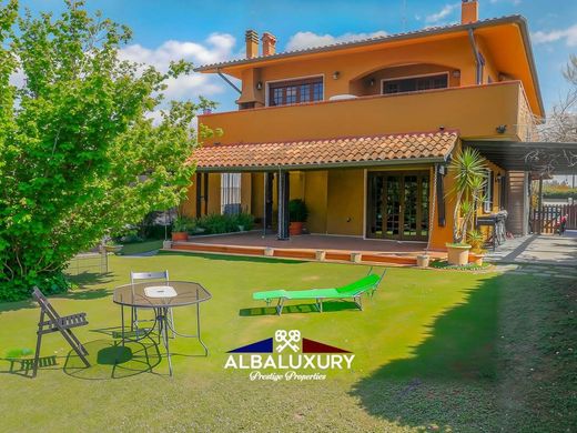 Villa a Forte dei Marmi, Lucca