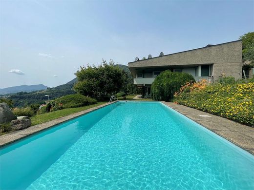 Villa multifamiliale à Morbio Superiore, Mendrisio District