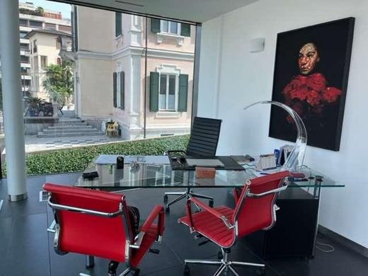Bureau à Paradiso, Lugano