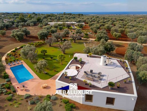 Villa in Carovigno, Provincia di Brindisi