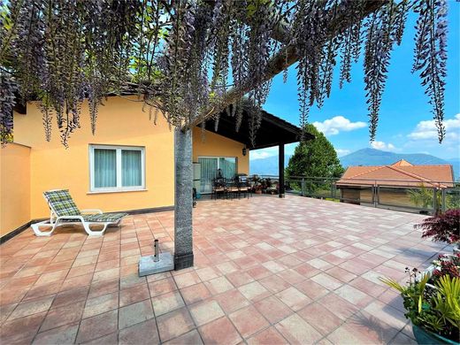 Luxe woning in Arosio, Lugano
