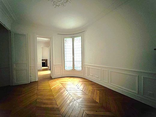 Appartamento a Montmartre, Abbesses, Grandes-Carrières, Parigi