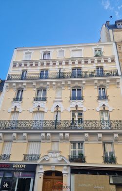 Apartment in Asnières-sur-Seine, Hauts-de-Seine