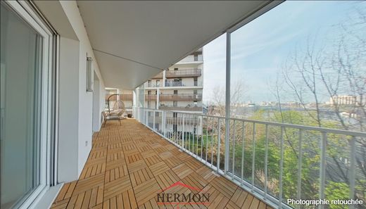 Appartamento a Clichy, Hauts-de-Seine