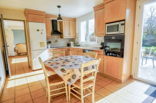 Luxury home in Wissous, Essonne