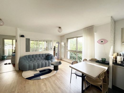 Apartment / Etagenwohnung in Neuilly-sur-Seine, Hauts-de-Seine