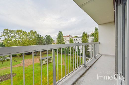 Apartment in Courbevoie, Hauts-de-Seine