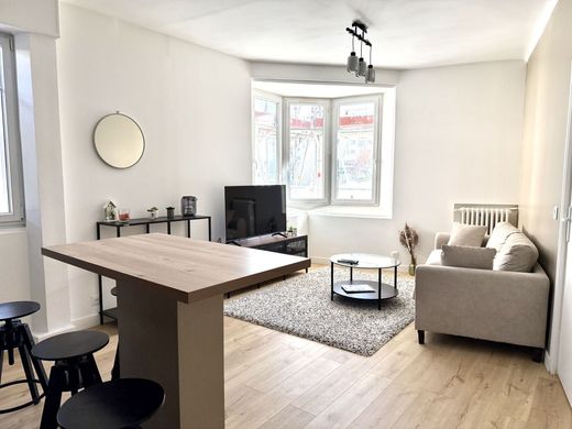 Apartment / Etagenwohnung in Gentilly, Val-de-Marne