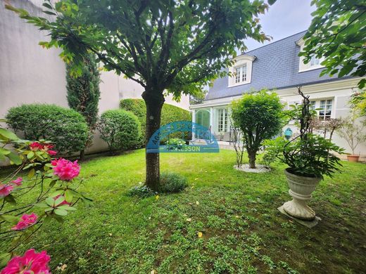 Chennevières-sur-Marne, Val-de-Marneの高級住宅