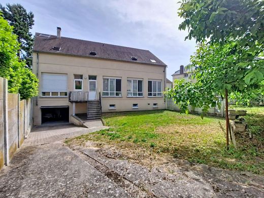 Luxus-Haus in Chars, Val d'Oise