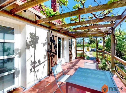 Luxury home in Condé-Sainte-Libiaire, Seine-et-Marne