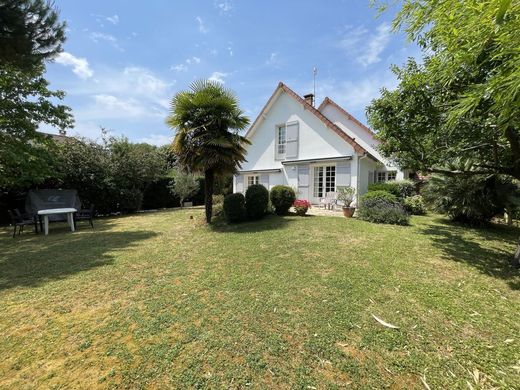 Maison de luxe à Brunoy, Essonne