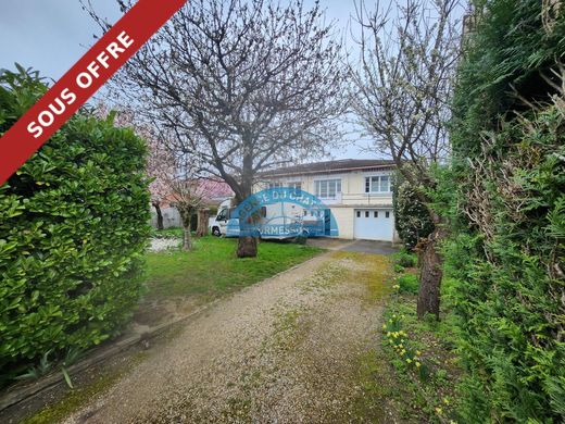 Casa de lujo en Ormesson-sur-Marne, Valle de Marne