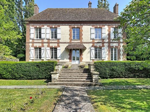 Luxury home in Marines, Val d'Oise