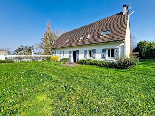 Luxury home in Marines, Val d'Oise