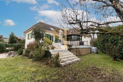 Luxury home in Saint-Fargeau-Ponthierry, Seine-et-Marne
