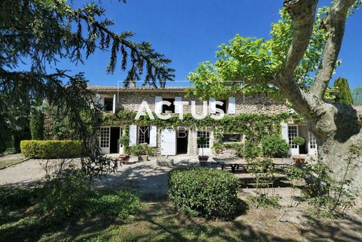 Luxury home in Sénas, Bouches-du-Rhône